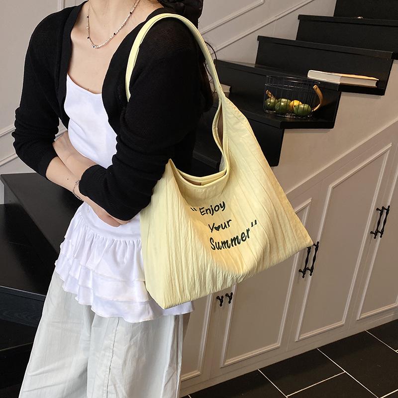 

Сумка-плиссе большой вместимости женская новая летняя универсальная на плечо подмышку сумка для занятий для студентки жёлтый