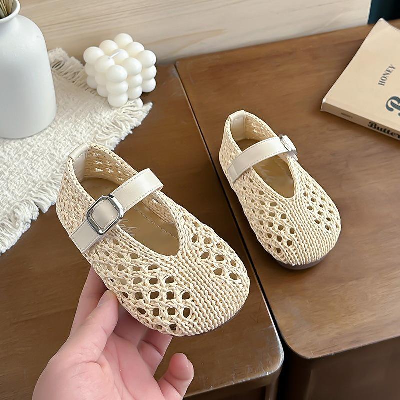 Baotou Girls' Soft Sole Breathable Summer Sandals - 2026 New Hollow Design for Little Princesses