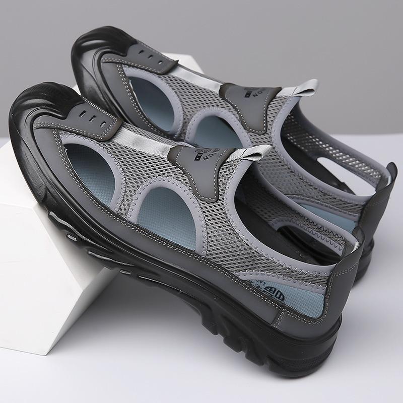 Men's Closed Toe Hiking Sandals Breathable Mesh Outdoor Sandals Non-Slip Casual Walking Shoes