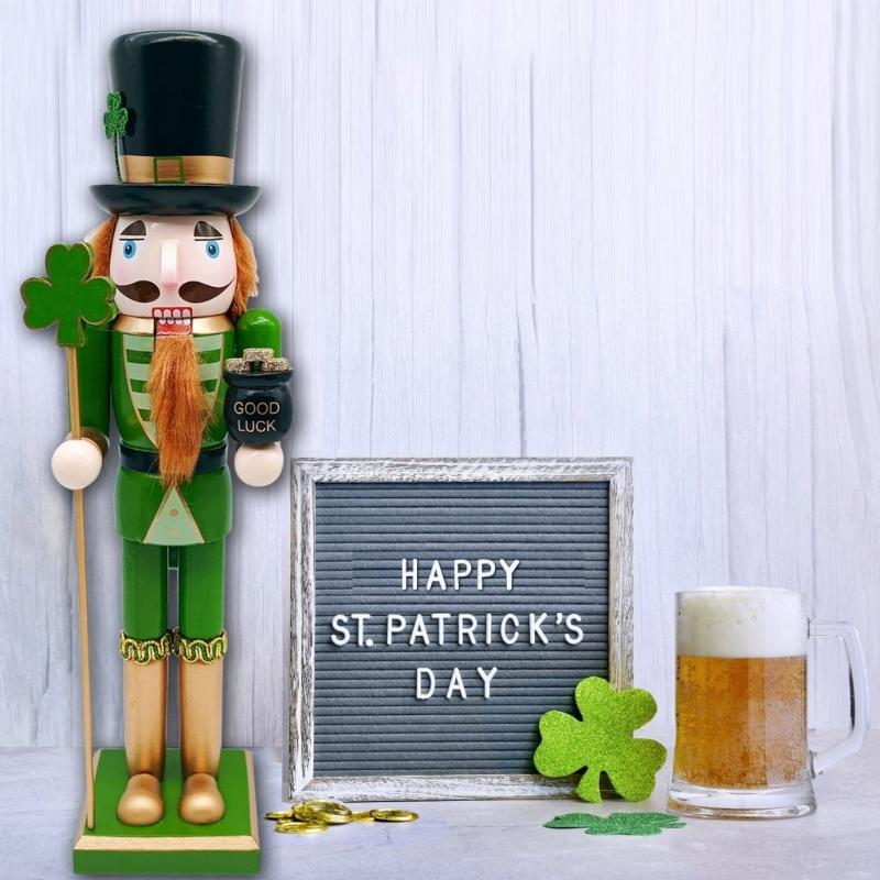 Traditional 38cm Wood Irish Nutcrackers Green Shamrock Soldier Figurines Patricks Day Puppet Home Office Tabletop Decors