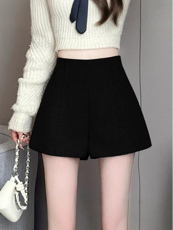 Women's High-Waist Woolen A-Line Booty Shorts - Black, Slimming Autumn/Winter Outerwear