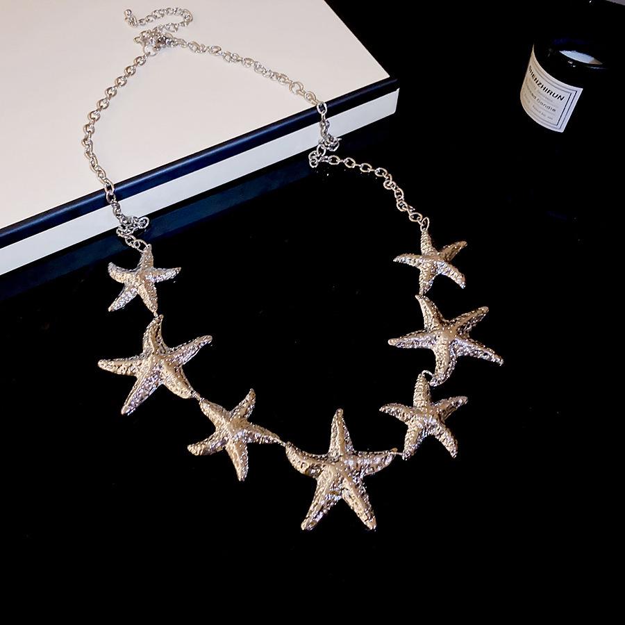 High-End European & American Metal Oval Earrings and Necklace Set - Simple Clavicle Chain for Women