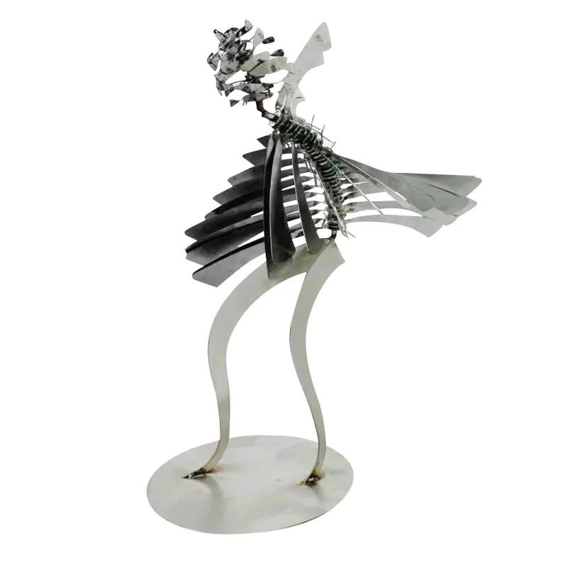 Einzigartige und magische Metall-Drehwindmühle, humanoide Windmühlen, Outdoor-Windspiel, Hof, Terrasse, Rasen, Weihnachts-Gartendekoration