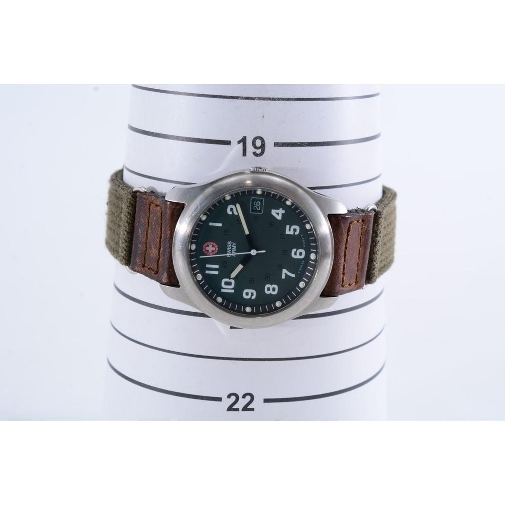 Used VICTORINOX 25322 Crusader Quartz Watch Men's Operating Item