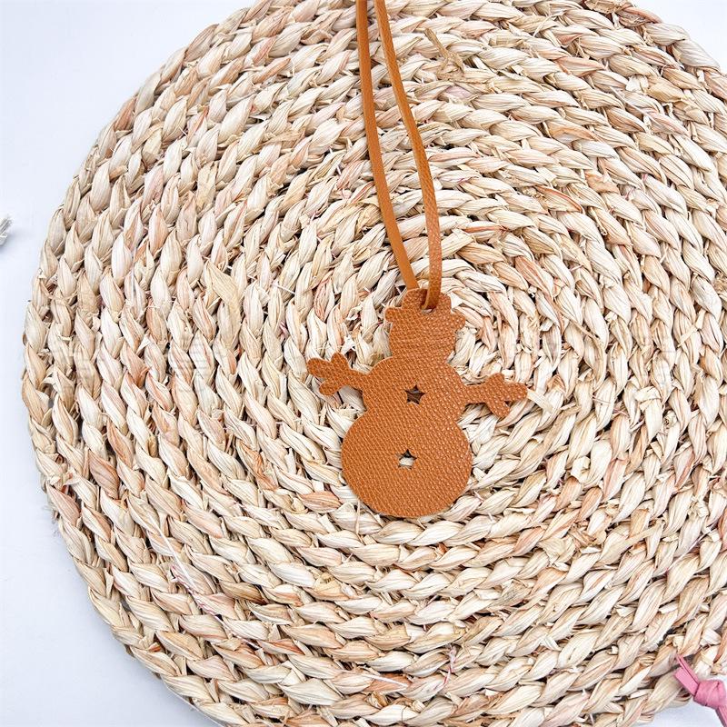 Personalized Snowman Pendant Ornament & Keychain for Christmas коричневый