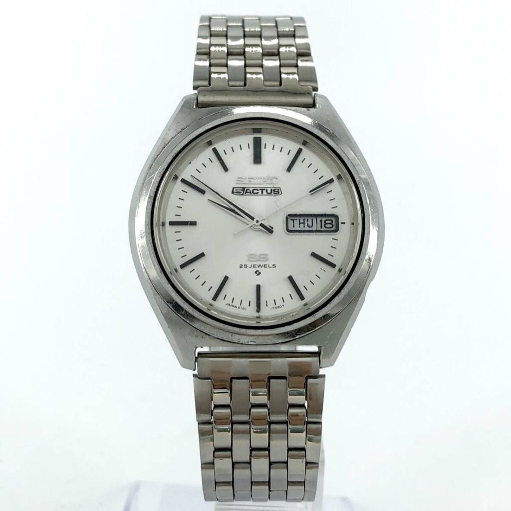 New strap Working SEIKO 5 ACTUS automatic 1970 silver 3 replaced. condition. 6106-7490 winding, model, dial, day-date, men's wristwatch, hands.