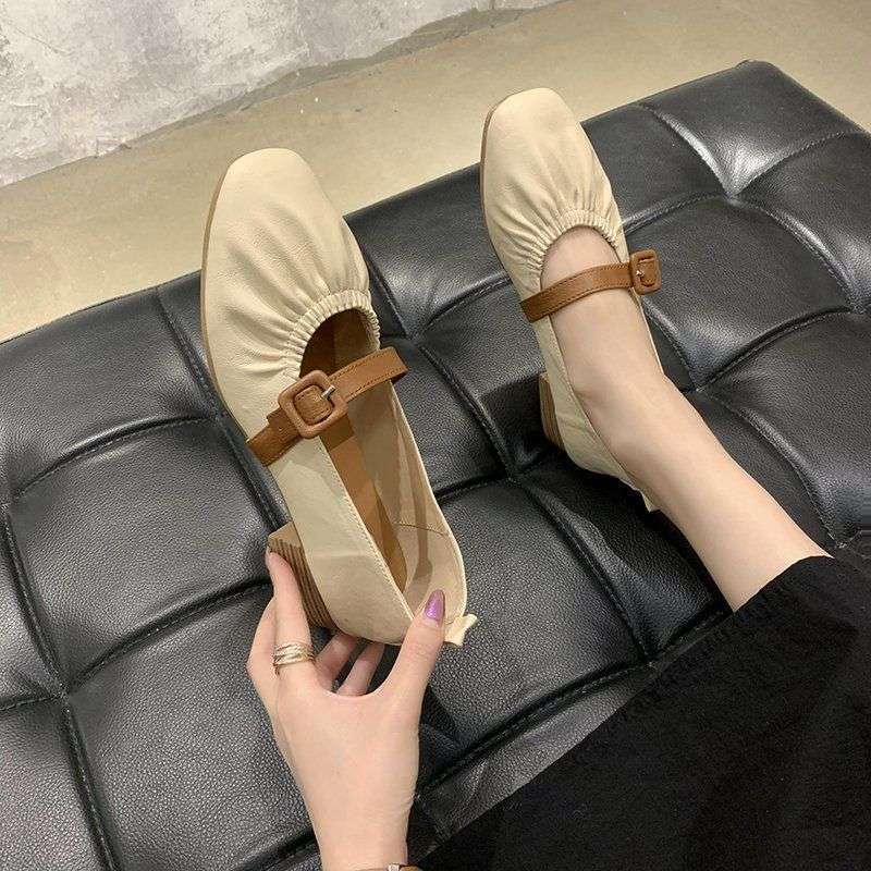 Square head single shoes women's pleated thick heel Mary Jane grandma shoes fashionable versatile word with comfortable fairy shoes gentle wind