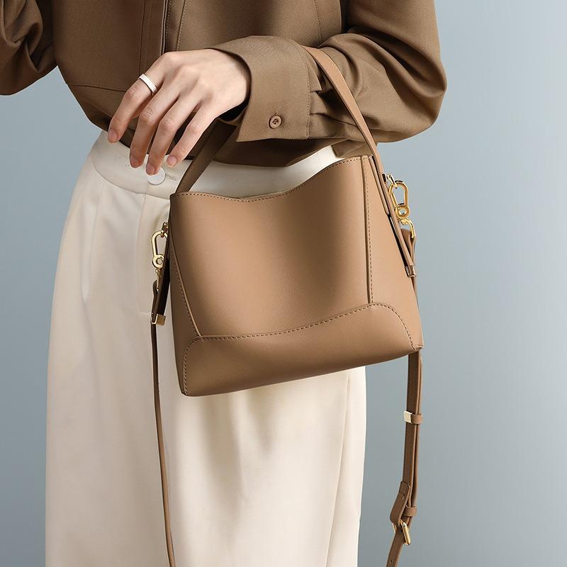 Bag women's new leather versatile high-end messenger bag women's retro shoulder portable bucket bag