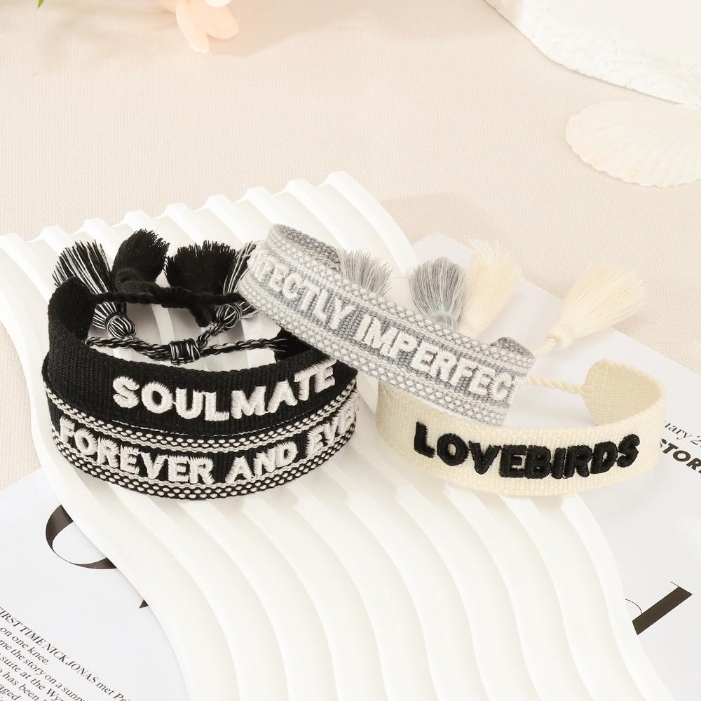 Bracciale con Nappa Intrecciata Ricamo 3D Europeo & Americano - Moda Fatto a Mano con Design a Lettera