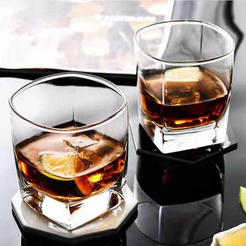 1/2/4 Stück Set 235ml/8.1oz Glasbecher mit dickem Boden Exquisites Glas Quadratischer Whiskey-Becher Verdickte Becher Großhandel Quadratischer Glasbecher