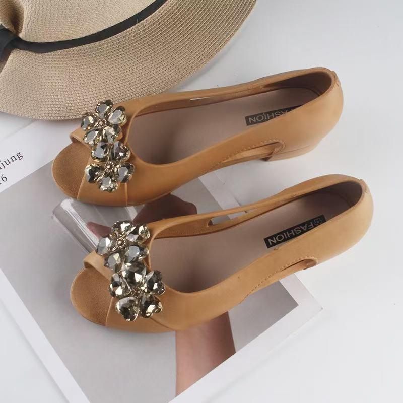 

Women s Peep-Toe Chunky Heel Sandals with Rhinestone Floral Design for Casual Summer Wear 38