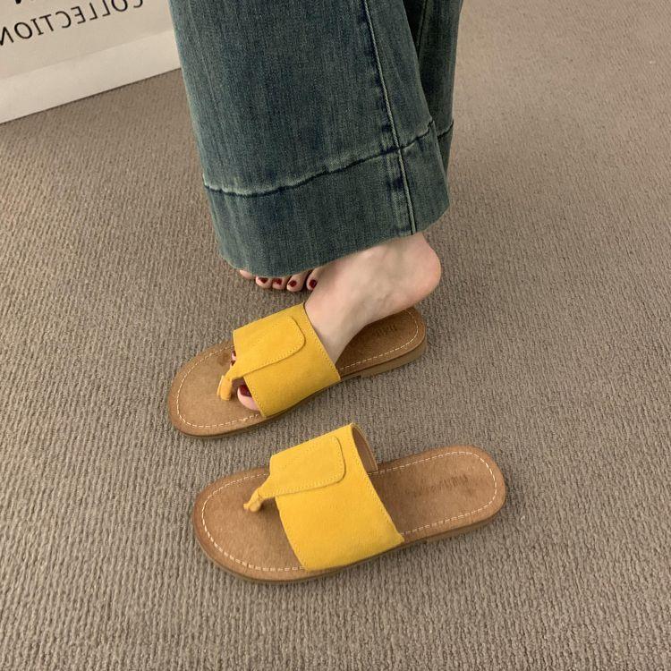 French flat bottom one-word toe slippers women's summer wear 2025 summer new fashion casual beach sandals