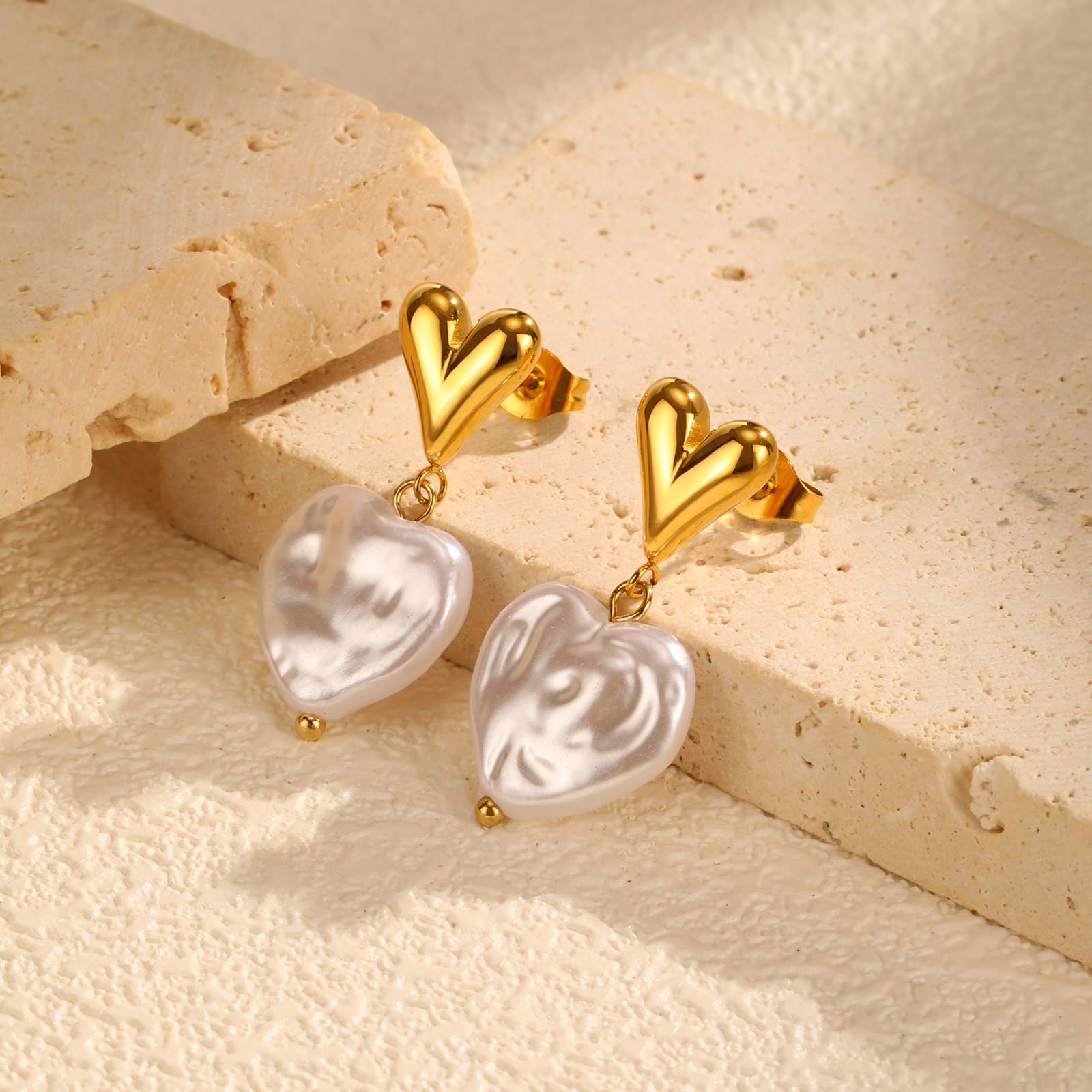 

Chic Imitation Baroque Pearl Pendant Earrings,Stainless Steel Heart-shaped Stud Earrings,Dainty Earring for Women Jewelry Gift