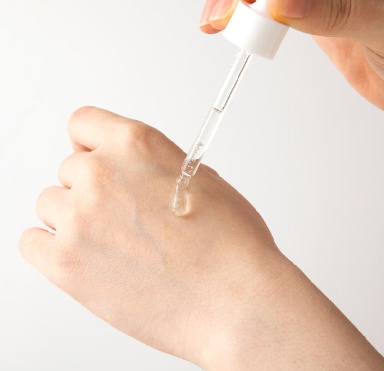 Ohhaun Grüner Tee Porenverfeinerndes Serum 50 ml — Leichtes Serum für Porenpflege & Hautbalance