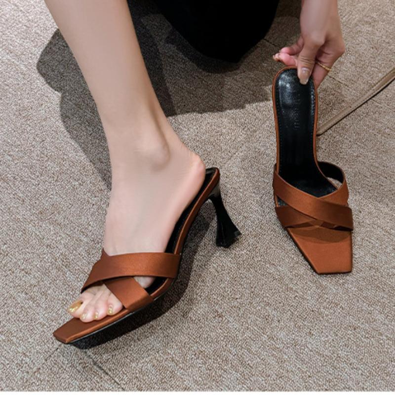 Vintage offene Hausschuhe Damen 2025 neue Sommermode Stiletto-Sandalen Temperament elegante tägliche Shopping-Damen-Sandalen