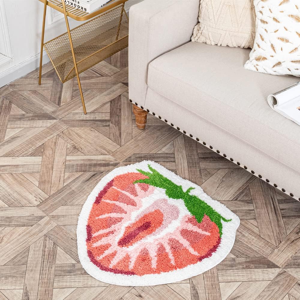 Cream-Coloured Strawberry Bath Mat Insulating, Warm, Non-Slip Bathroom Mat Bedroom Entrance Rug Bedside Carpet Home Decor