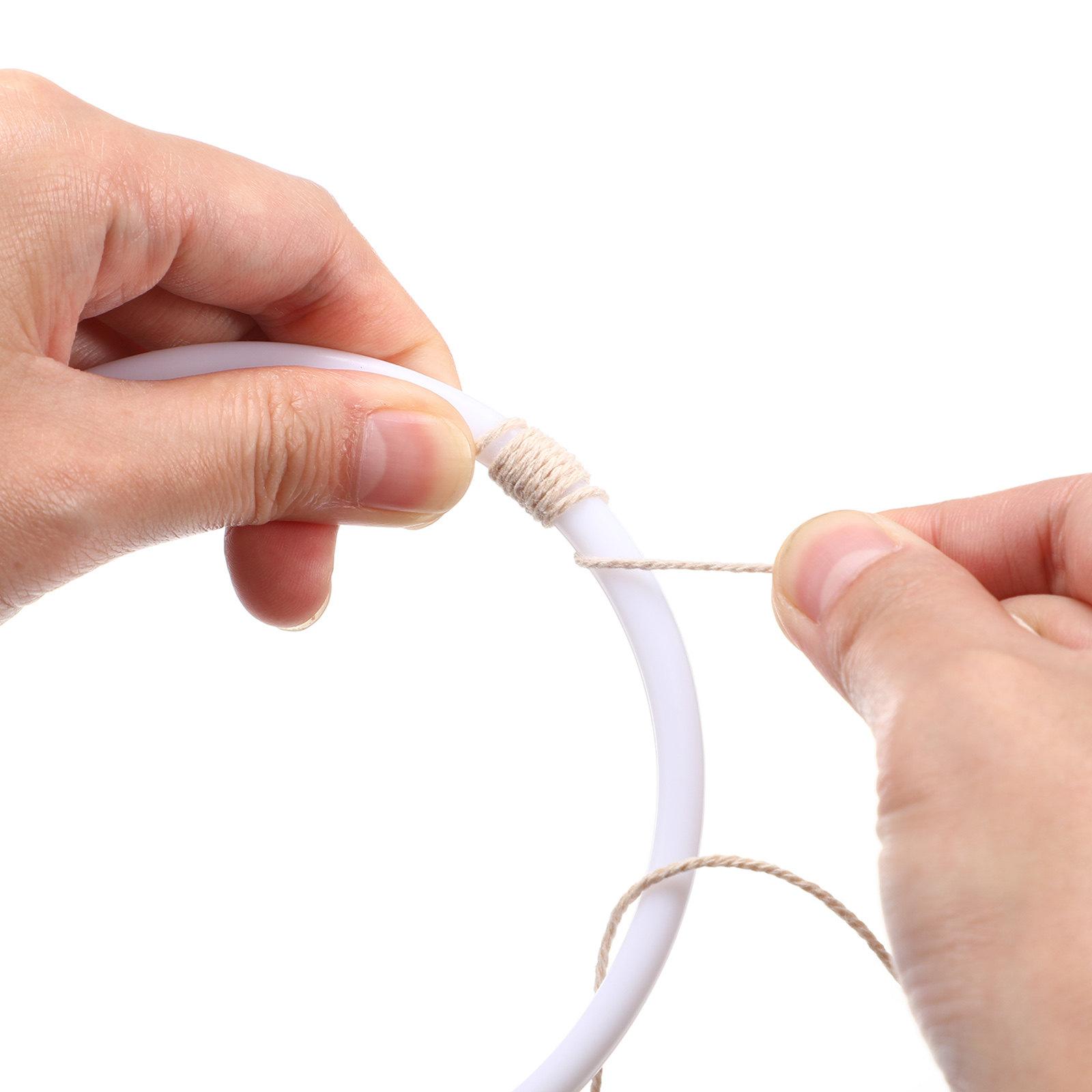 

30Pcs White Plastic Dreamcatcher Rings 6Cm Premium Craft Hoops for Wall Hangings Spirit Decor DIY Mandalas Cord Yarn 6X6X0.55CM