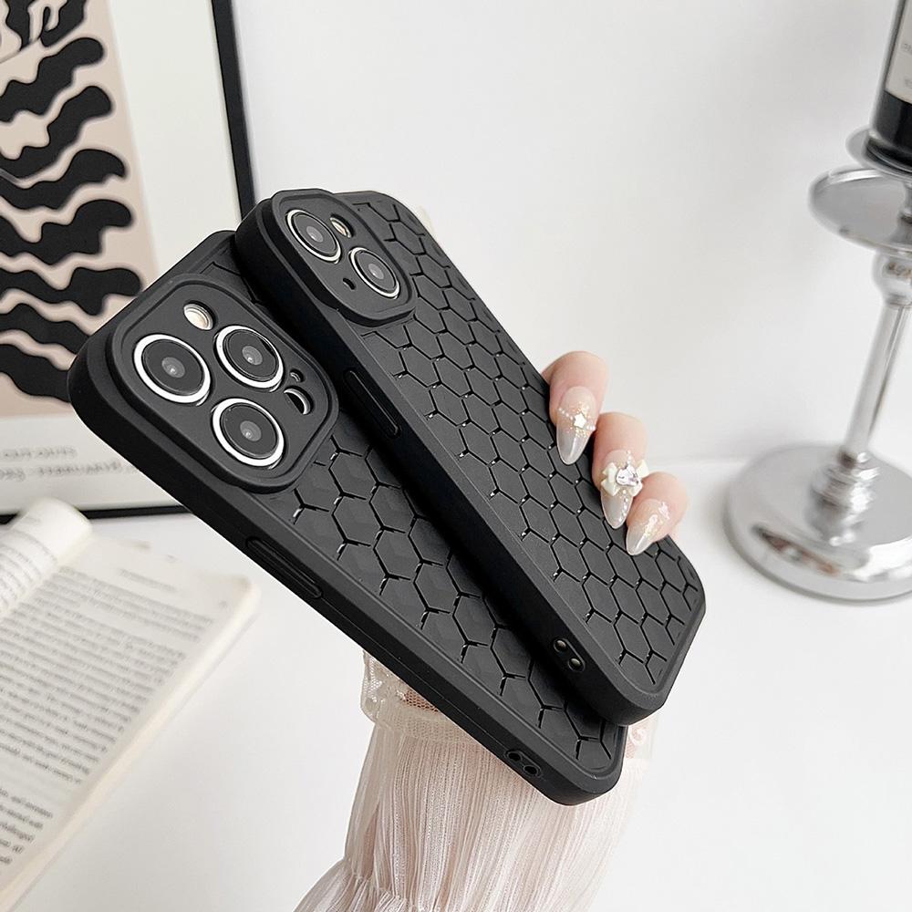 Mesh Breathable Phone Case for iPhone 11 13 15 14 Pro Max iPhone 12  13 Pro 14 Pro Continuous Heat Dissipation Drop-proof and Durable