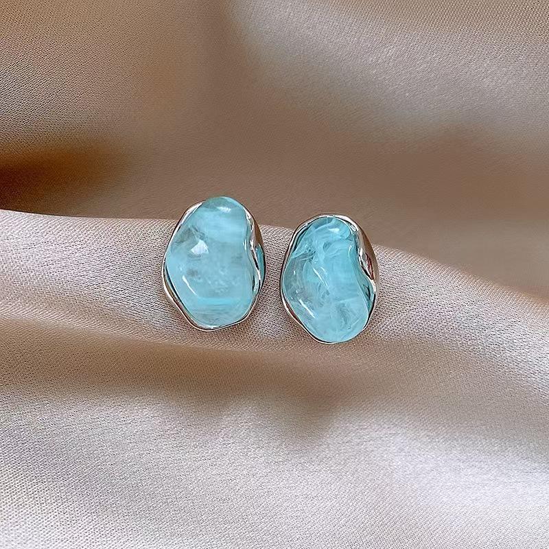

Irregular Smudging Resin Blue Jelly Ice Cute Geometric Bean Stud Earrings for Women Unique Zircon Christmas Gift