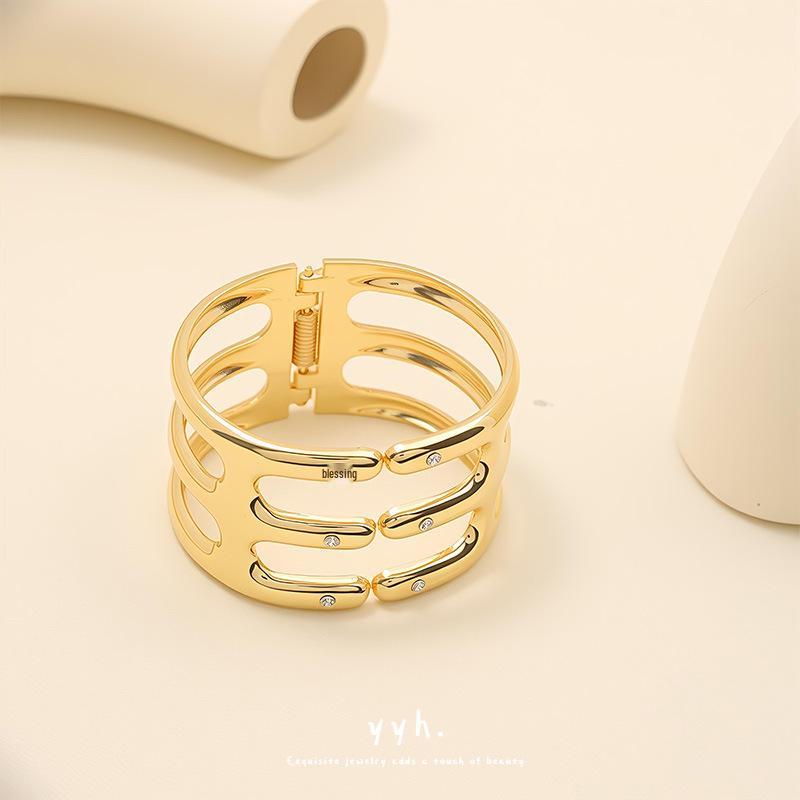 European & American Metal Punk Style Multi-layer Stackable Striped Wide Face Spring Bangle