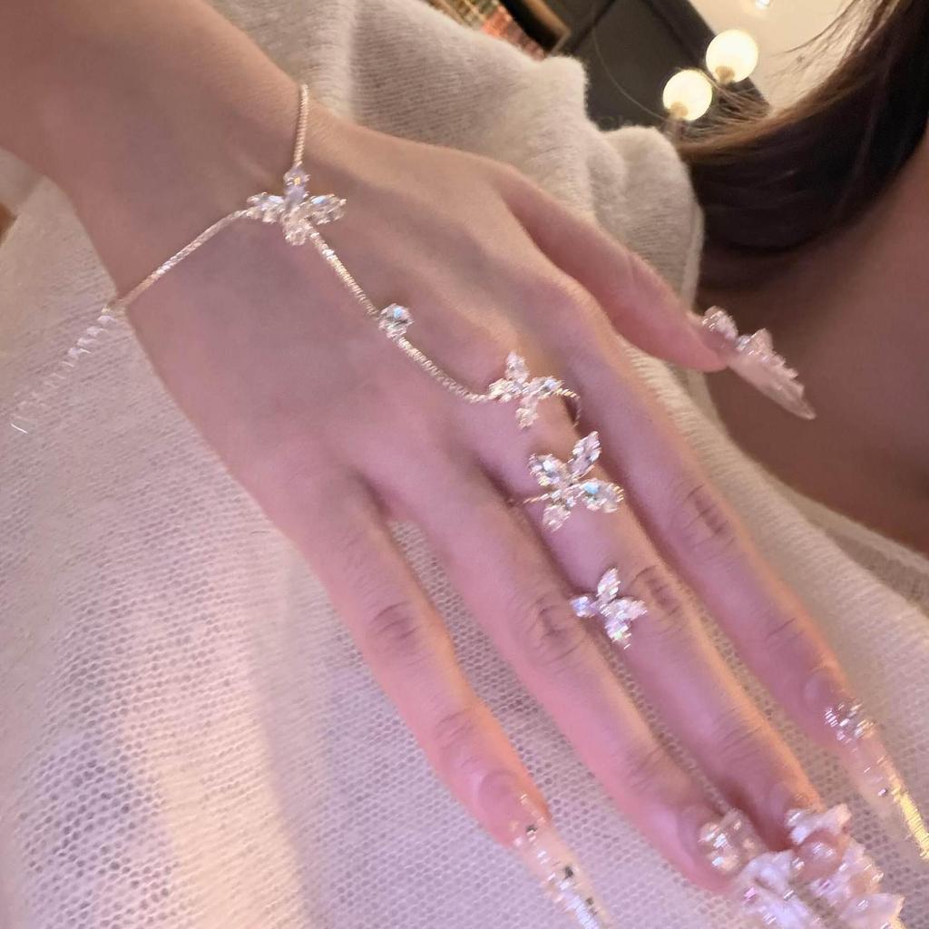 Korean Zircon Geometric Butterfly Bracelet - Elegant, High-End Style Jewelry for Women