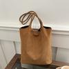 2025 New Simple Matte Bucket Bag Women's Winter Trendy Fashion Child and Mother Bag Casual Versatile Shoulder Commuter Bag