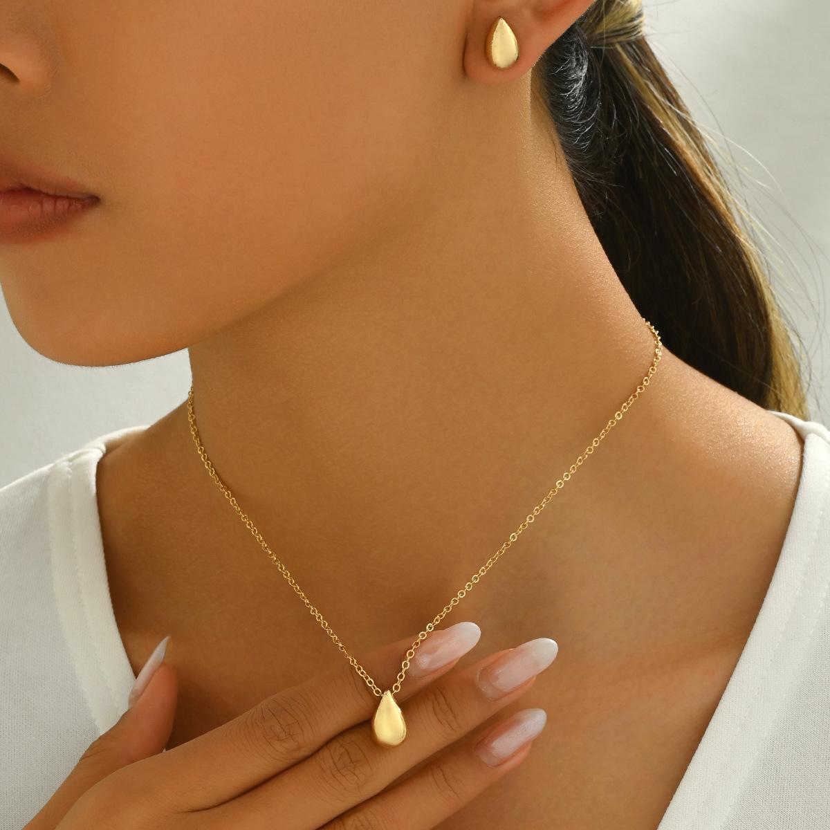 

Милое маленькое свежее женское ожерелье с каплями воды, комплект серег, геометрический дизайн, цепочка на ключицу, универсальное ожерелье