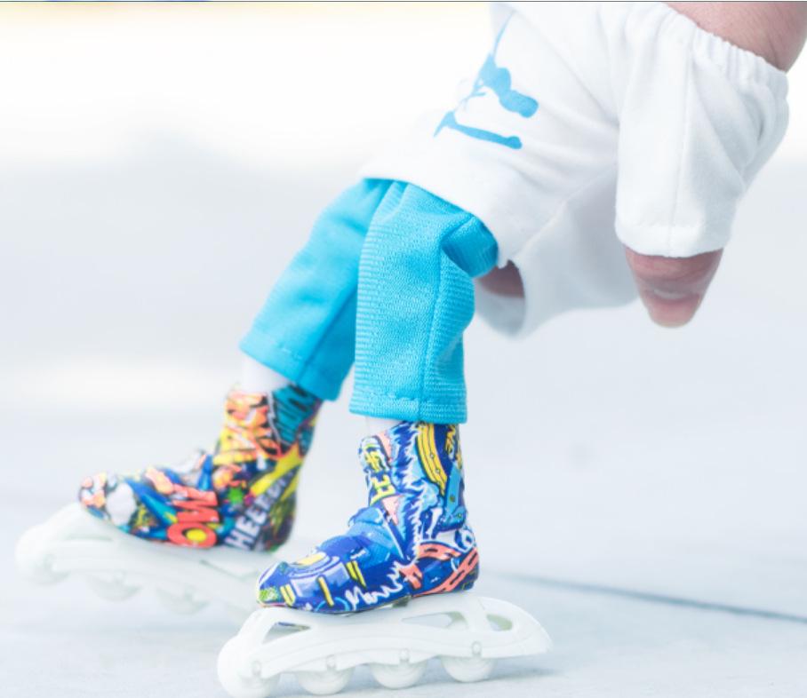 Mini Ice Skates and Finger Roller Skateboard Toy Set with Accessories