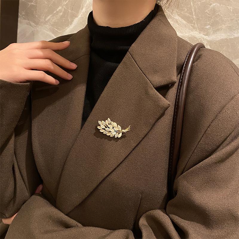 Opal Wheat Corsage Luxury Brooch Female Tide Internet Celebrity Anti-Light Buckle Personalized Pin Fixed Clothes Accessories