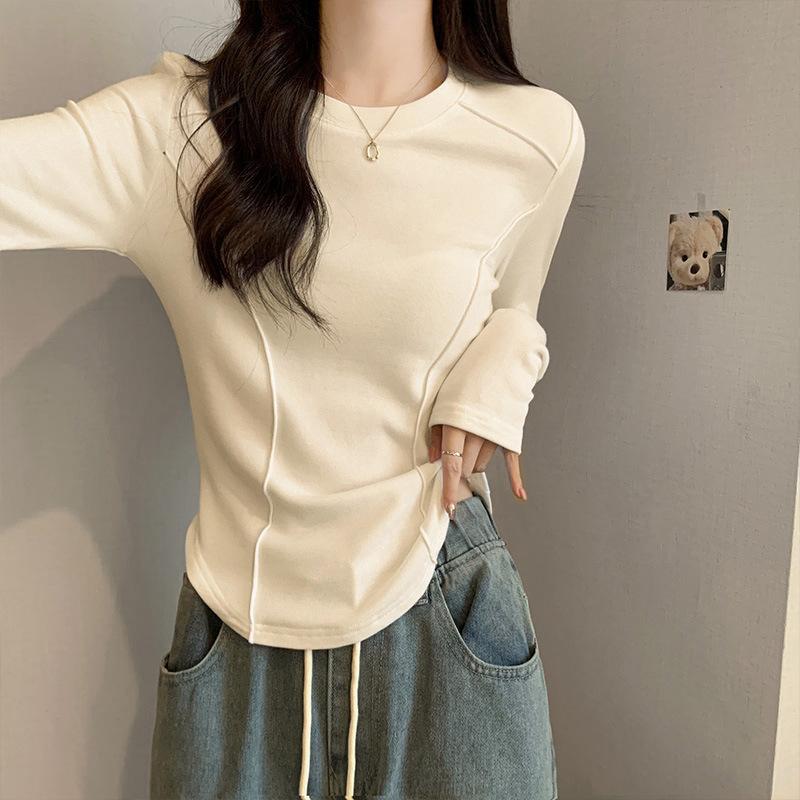 The New Style of Autumn and Winter Women's Clothing with a Black Fashion Round Neck Slim Long-sleeved T-shirt, Warm and Thickened Design Ladies Top