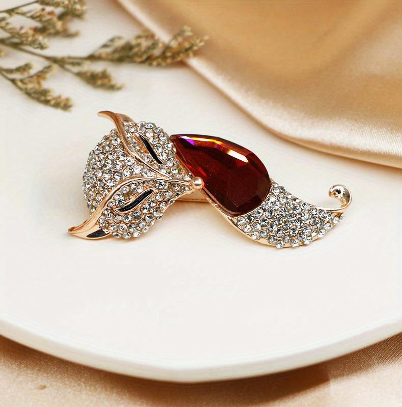 Women Lady Fox Brooches Pins