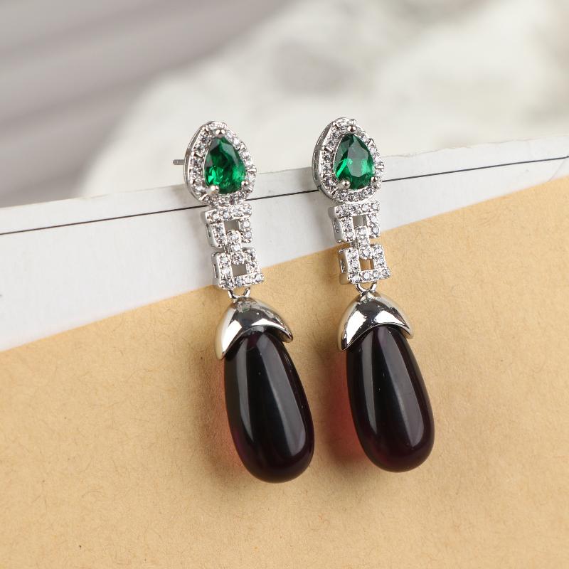 

Vintage Amethyst Emerad Earrings Teardrop Imitation Gems Ear Drop Dangles Stud For Women High Jewelry Gift as the picture
