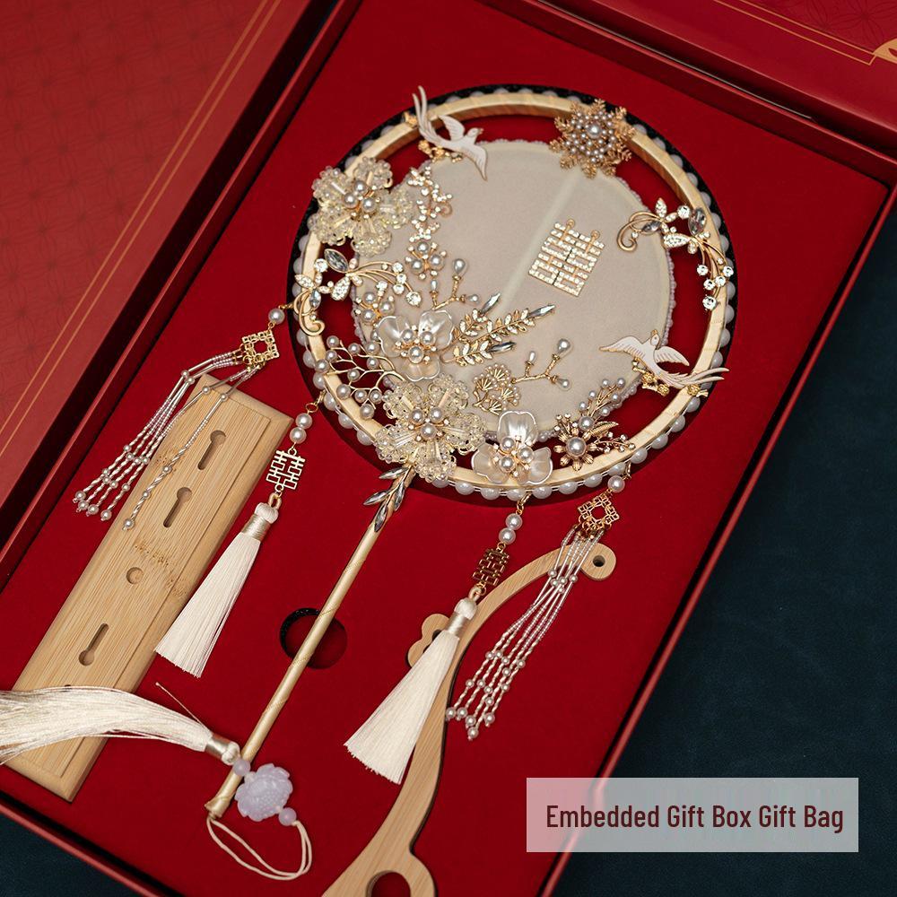 Chinese Style Bride Hand Fan - Elegant Wedding Gift for Best Friend, Suitable for Outdoors and Face Covering