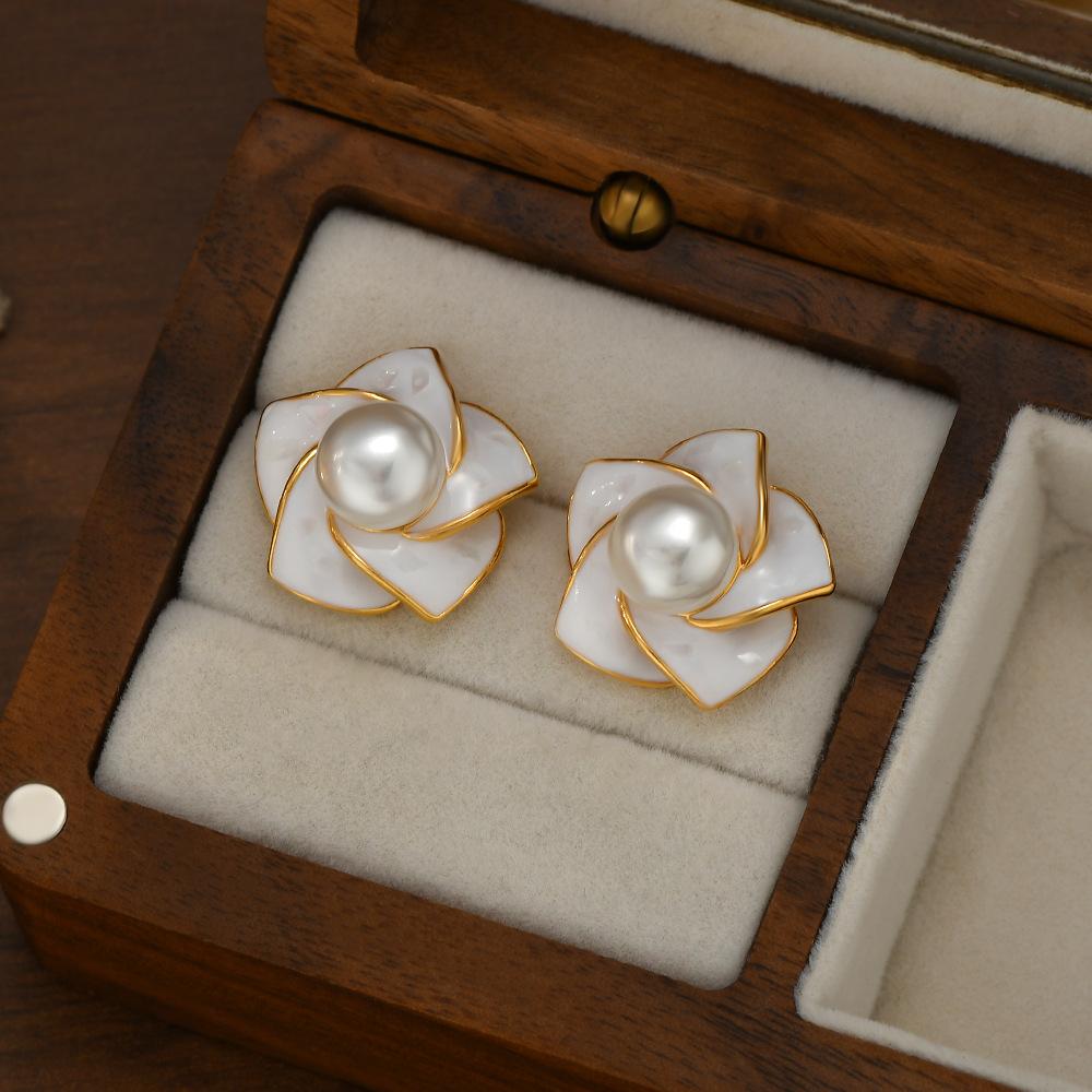 

Серьги-пусеты из серебра 925 пробы, ретро, с французским жемчугом, женские серьги с эмалью и капельным маслом