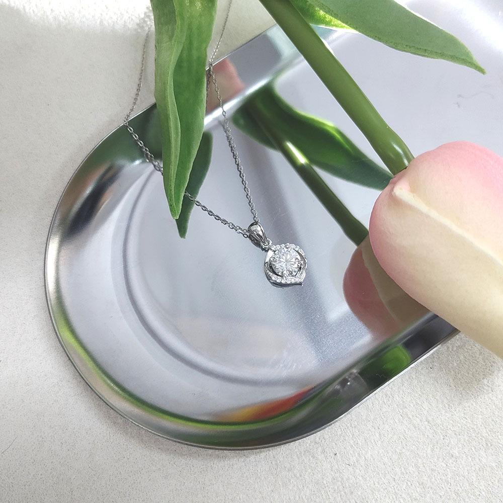 1 Carat Moissanite Curved Pendant Necklace in S925 Sterling Silver 925 Sterling Silver
