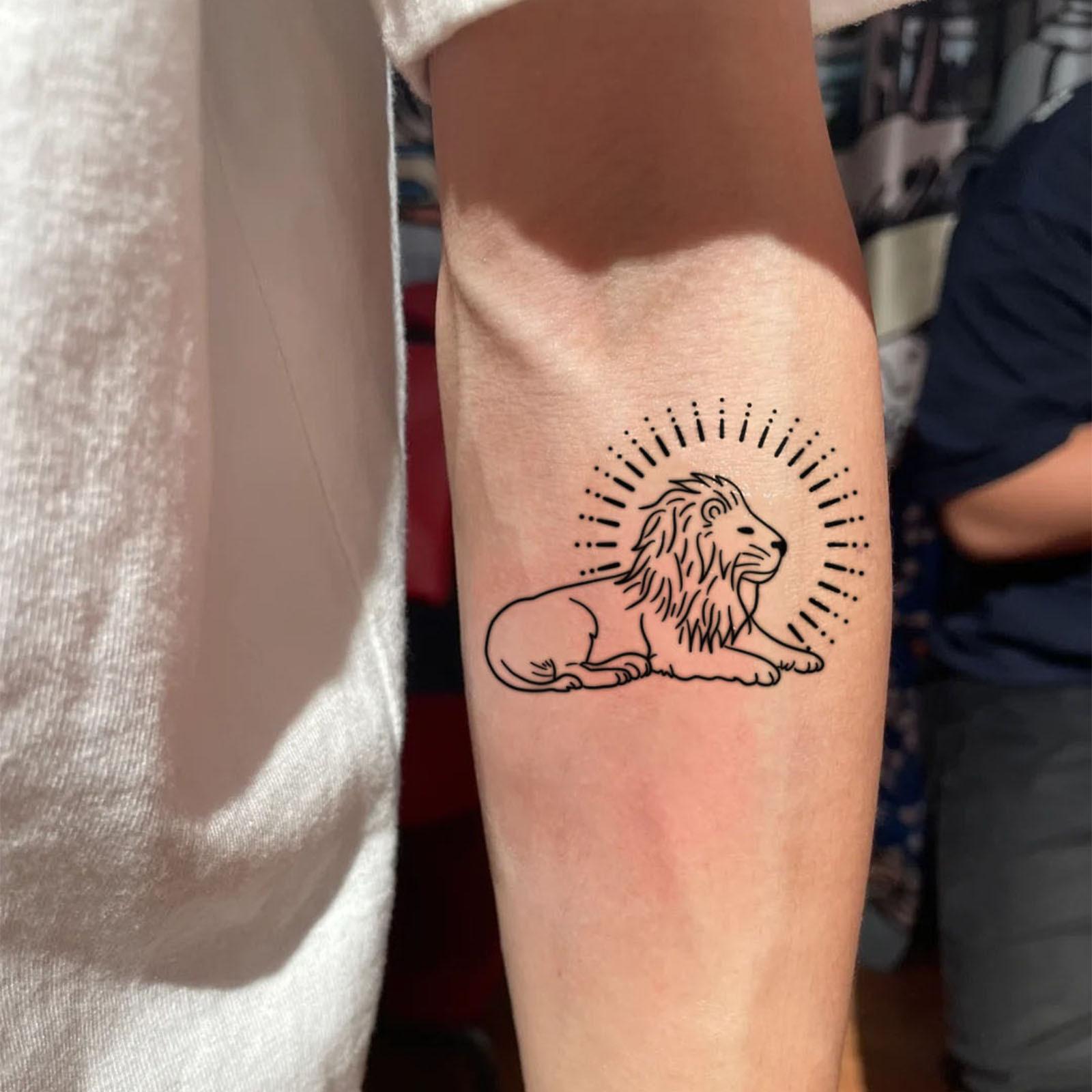 Glow Makeup Unisex Dark Domineering Lion Tattoo Sticker Personalized Waterproof Long-Lasting Tattoo Sticker