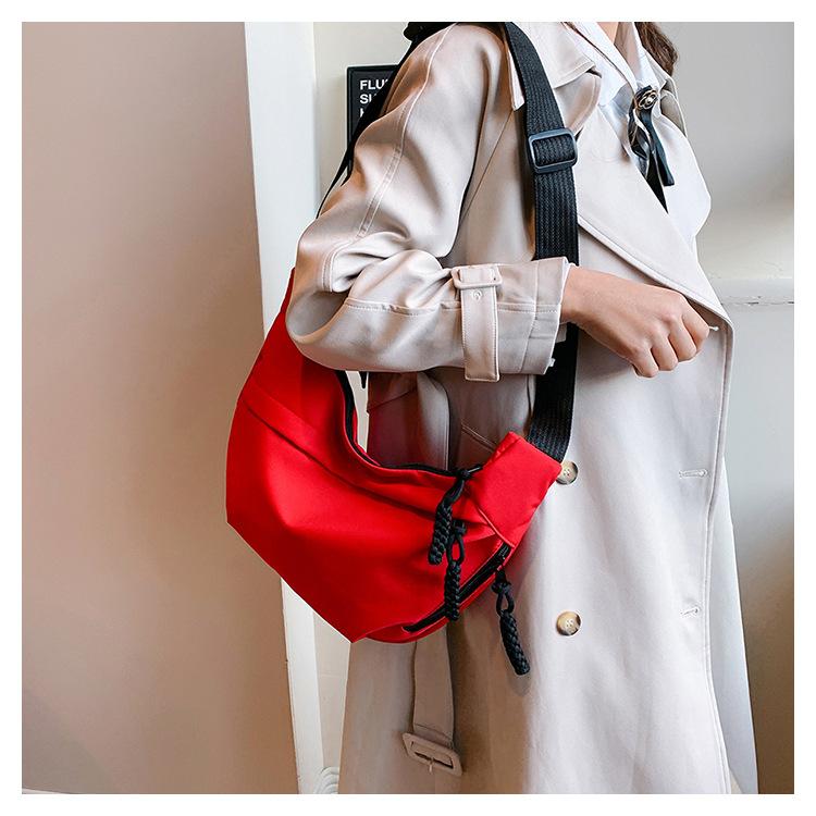 1Pc Solid Color Simple Large Capacity Korean Version of Foreign Style Leisure Bag New Versatile Ins Shoulder Messenger Bag Dumpling Bag