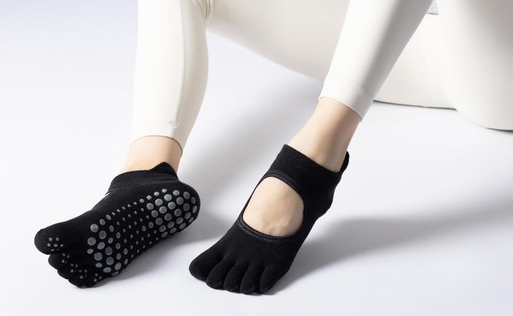 Suerba Pilates and Yoga Air Set of 2 X Women's Five-Toe Socks, Non-Slip, Durable, Conditioning/Sweat Protection, (Black Beige)