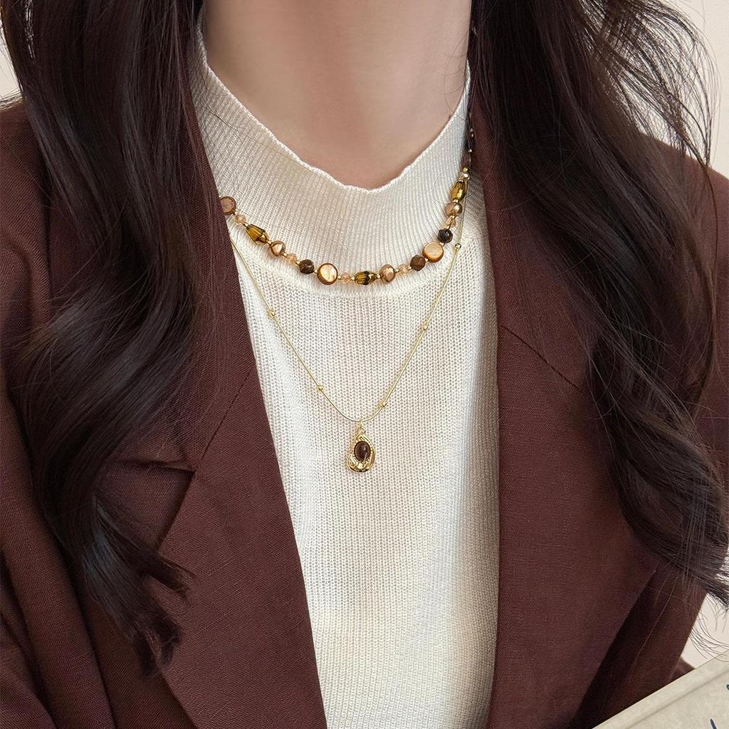 Retro Tiger Eye Stone Necklace - Versatile Maillard Style for Autumn & Winter Sweaters, High-End Luxury Accessory.