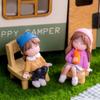2 Pezzi Mini Statue Migliori Amiche Bambine Decorazione Paesaggio Micro Ornamenti per Auto Casa Scrivania