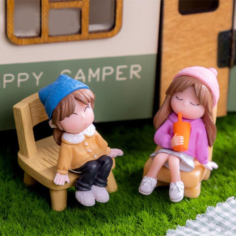 2 Pezzi Mini Statue Migliori Amiche Bambine Decorazione Paesaggio Micro Ornamenti per Auto Casa Scrivania