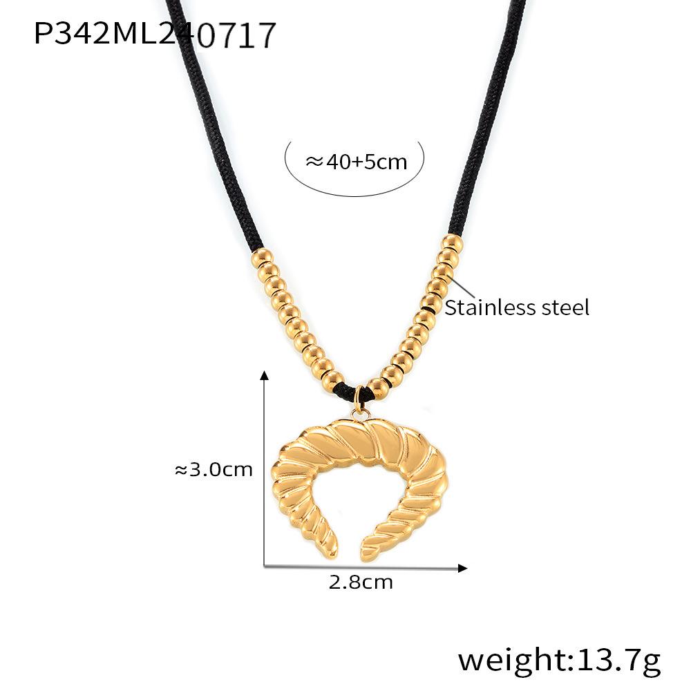 18K Gold-Plated Retro Horn Pendant Necklace with Ribbed Clavicle Chain - Non-Fading, European & American Individual Design.