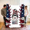 1 buc. Pătură moale din flanelă cu model „Cozy American Baseball Mom” - Design patriotic cu steagul SUA și baseball, Moale și călduroasă, Perfectă pentru pui de somn,