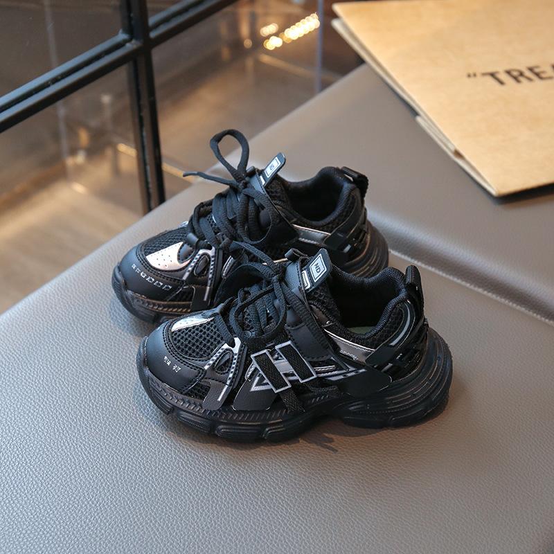 

Спортивная обувь для девочек 2025 весна и осень новая детская модная легкая обувь папы повседневная нескользящая обувь для бега для мальчиков 30 чёрный