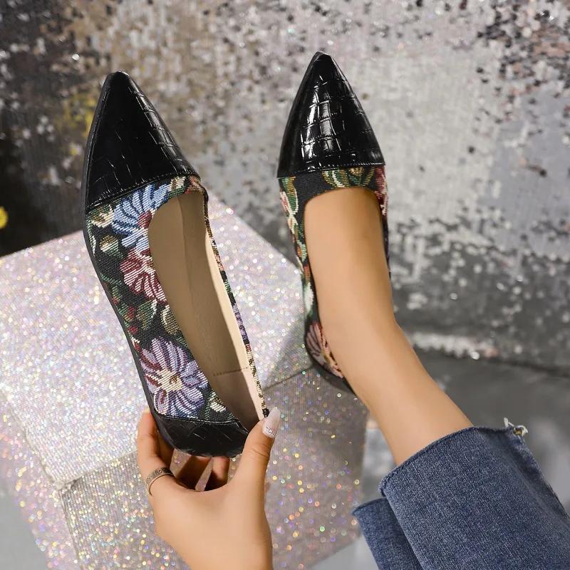 2024 Women's Flat Bottom Printed Outdoor Fashionable and Comfortable Pointed Toe Flat Non-Slip Breathable Casual Loafers