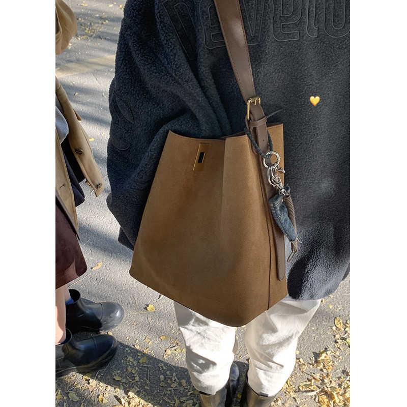 

Bucket Bag Women S Bag Large Capacity Large Bag Simple Messenger Bag One Shoulder Underarm Bag Luggage коричневий
