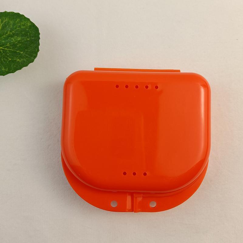 Portable Plastic Cases Denture Box Oral Cavity Cleaning Denture Storage Case Mini Tooth Clean Sanitary Drainable Storage Box
