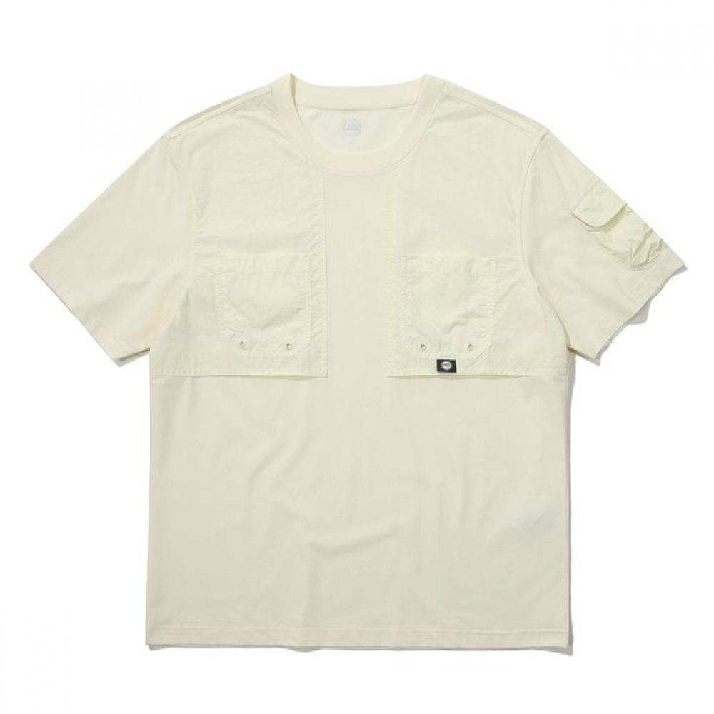Woven PaTch PockeT ShorT Sleeve T shirT  Ivory 090