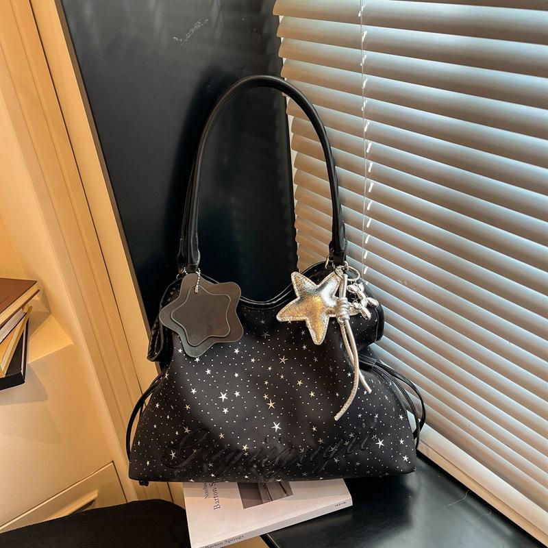 Korean version of fashion tote bag early spring new handbag star shoulder bag pleated underarm bag women