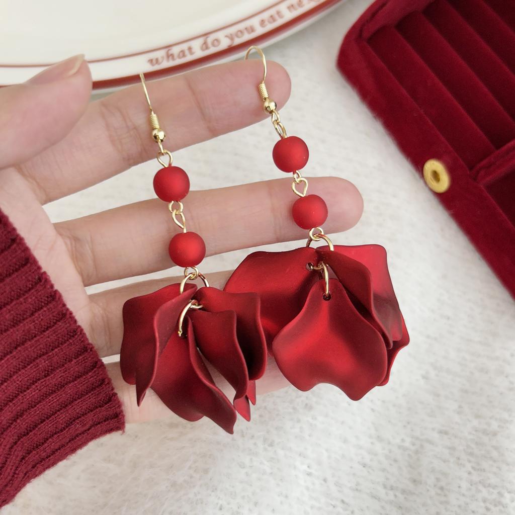 Red Petal Earrings  Elegant and Fashionable Flower-shaped Earrings for Women
